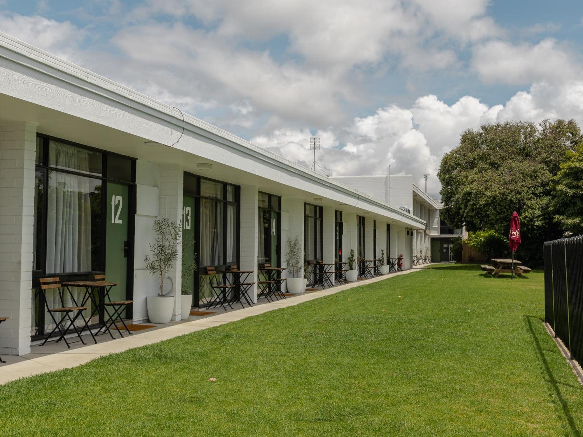 M Motel 4*