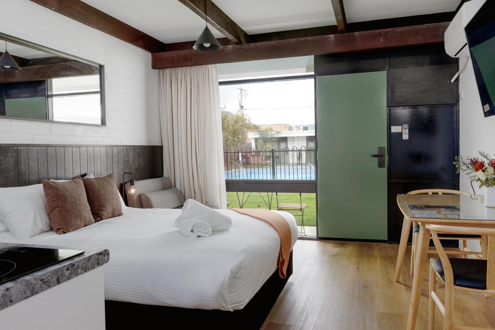 M Motel 4*